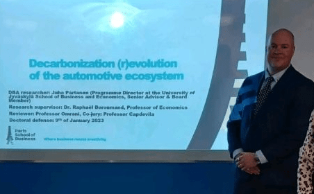 Dr. Juho Partanen defending his thesis at the Paris School of Business